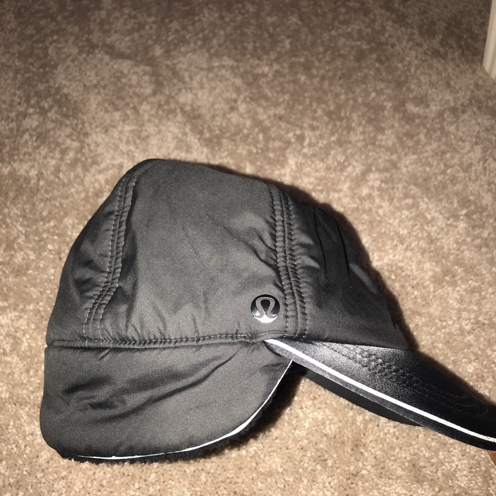 LULULEMON HAT